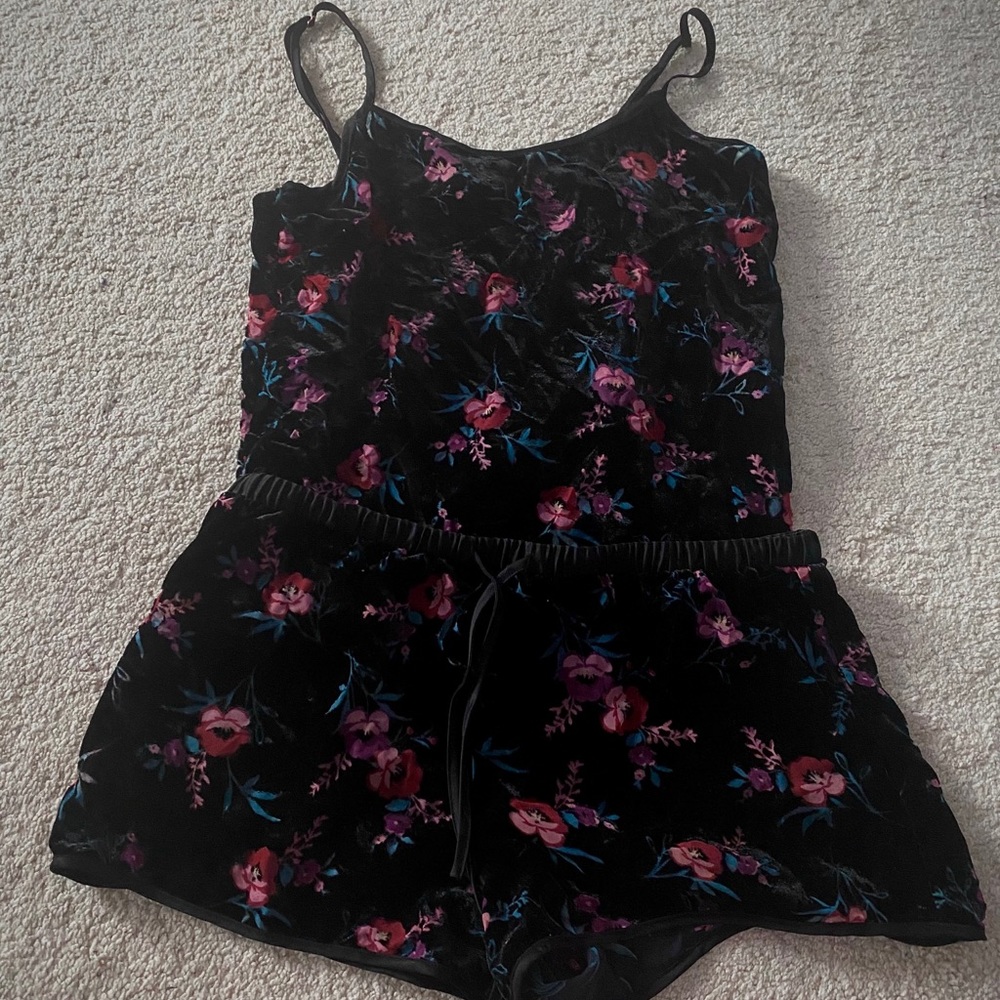 Velvet floral sleep set